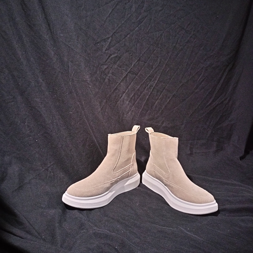 NWT SIZE 8.5M Nurture Atna Rebalance Platform  Suede Cream Leather